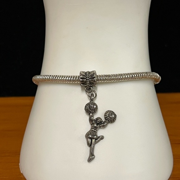 💕 3/$10 Cheerleader Sliding Charm - Picture 2 of 5